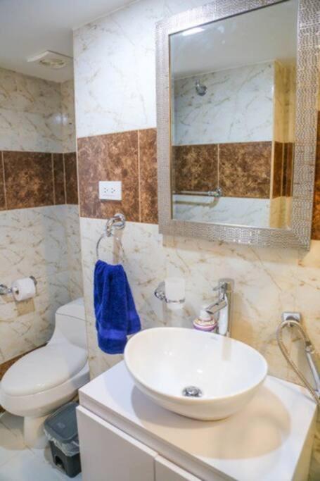 Stylish & Renovated Condo in El Laguito, Cartagena