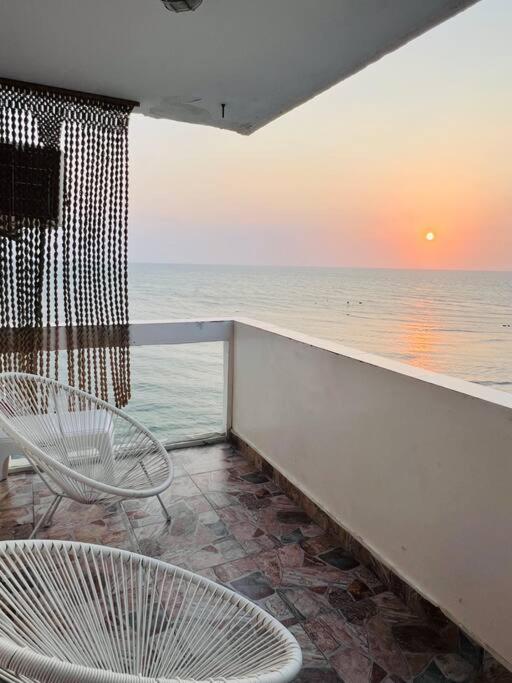 Stylish & Renovated Condo in El Laguito, Cartagena