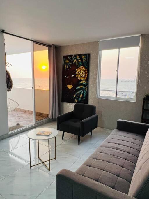 Stylish & Renovated Condo in El Laguito, Cartagena