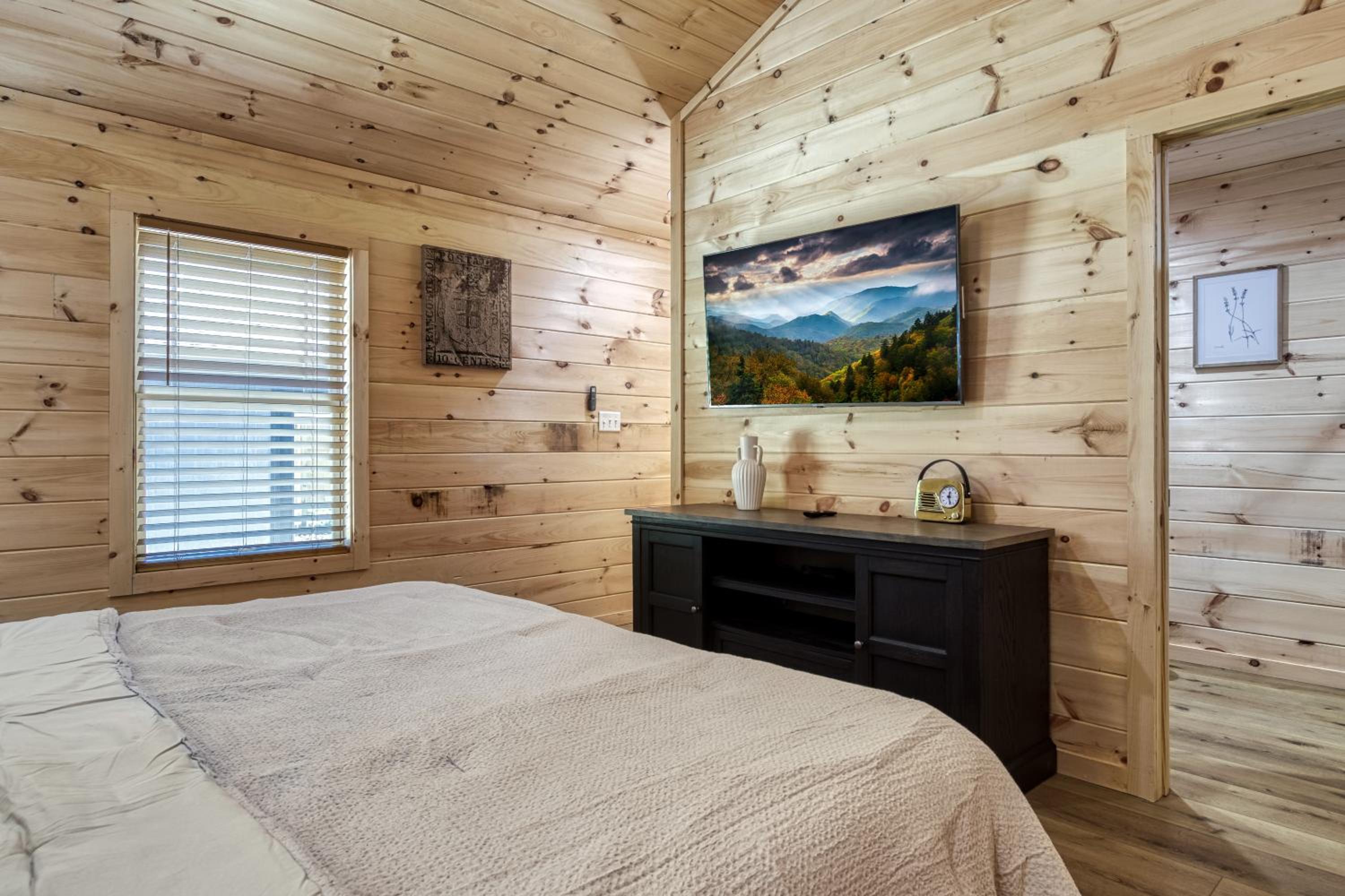 Oasis, Pickleball Court, Creek, WIFI, Mountain Views, Starting at 79
