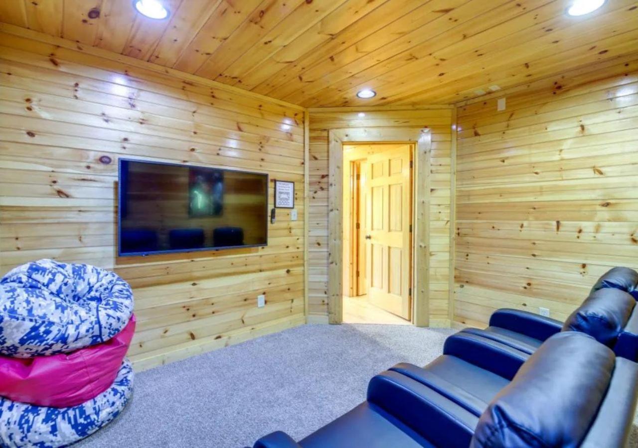 Top Ranked Cabin! Great Amenities, Great Location! view 5