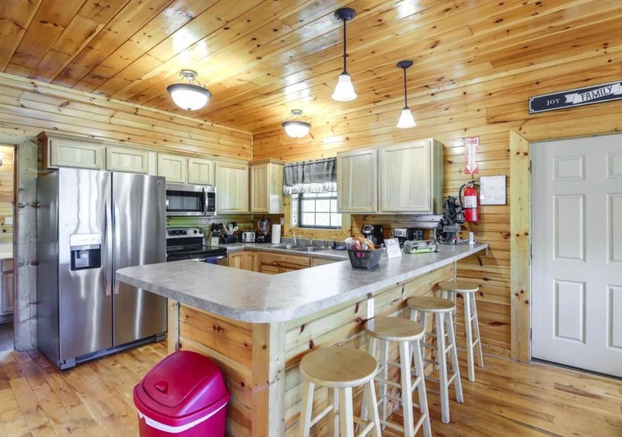 Top Ranked Cabin! Great Amenities, Great Location! view 3