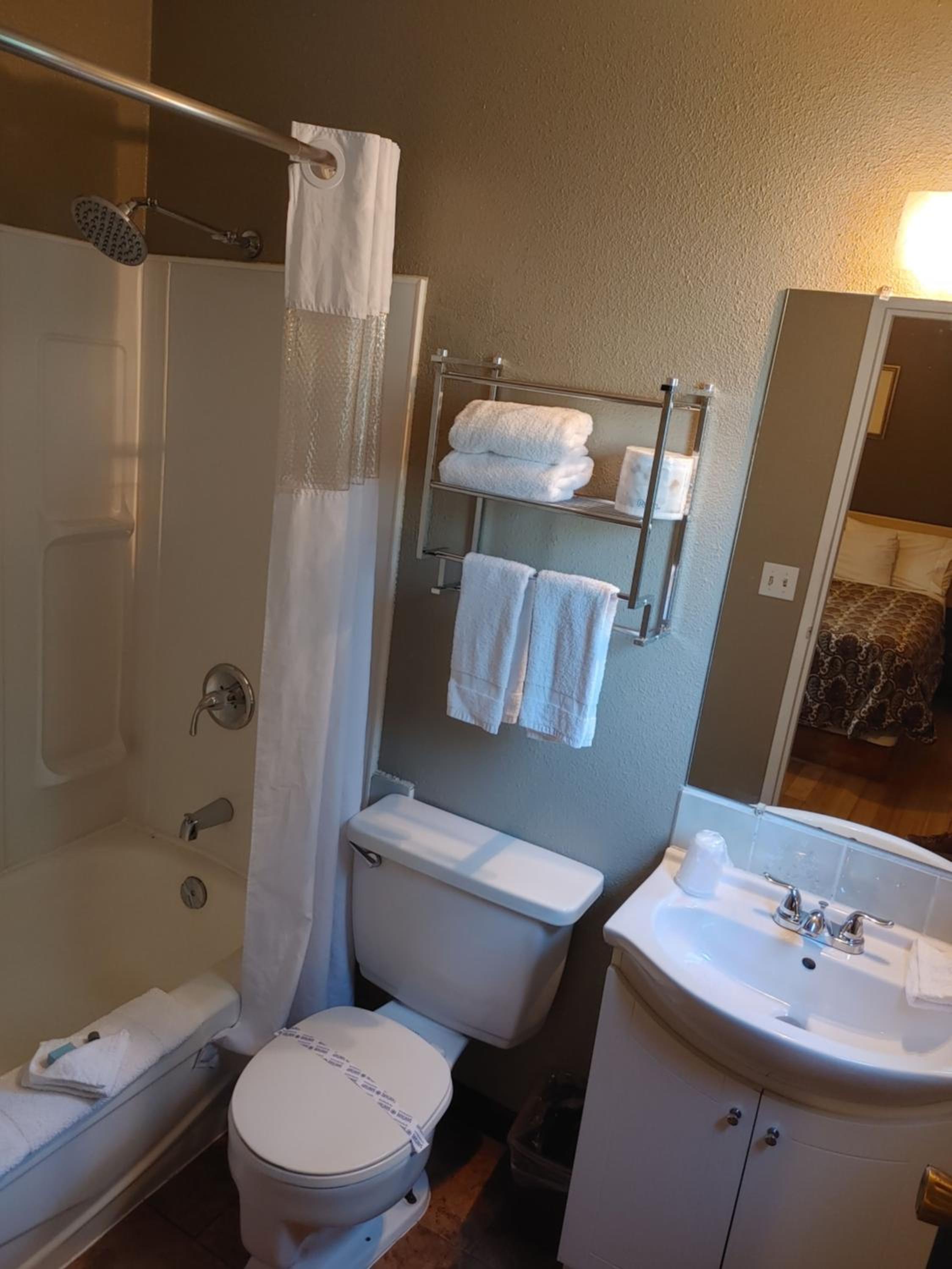 Magnuson Hotel Creston
