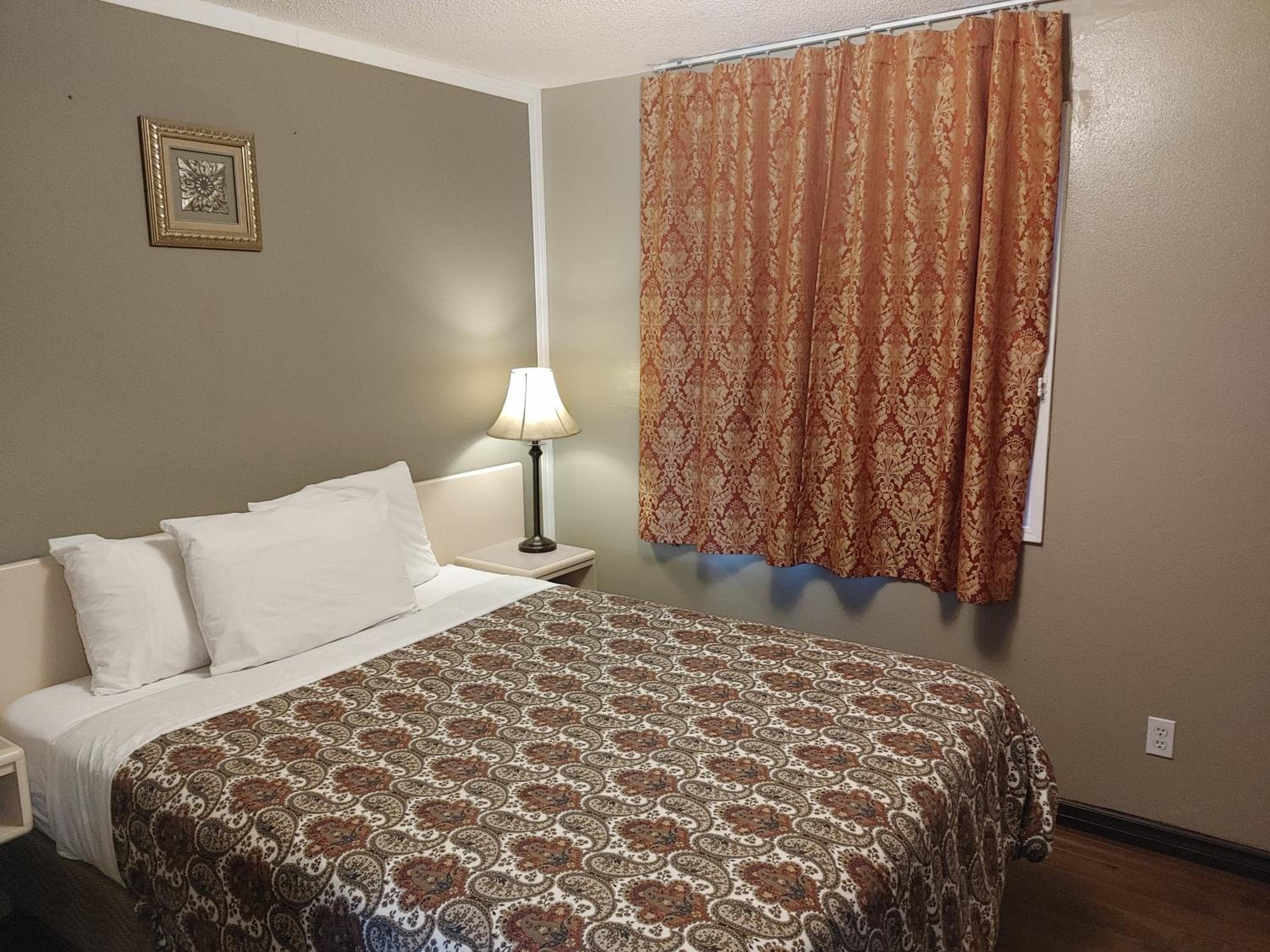Magnuson Hotel Creston