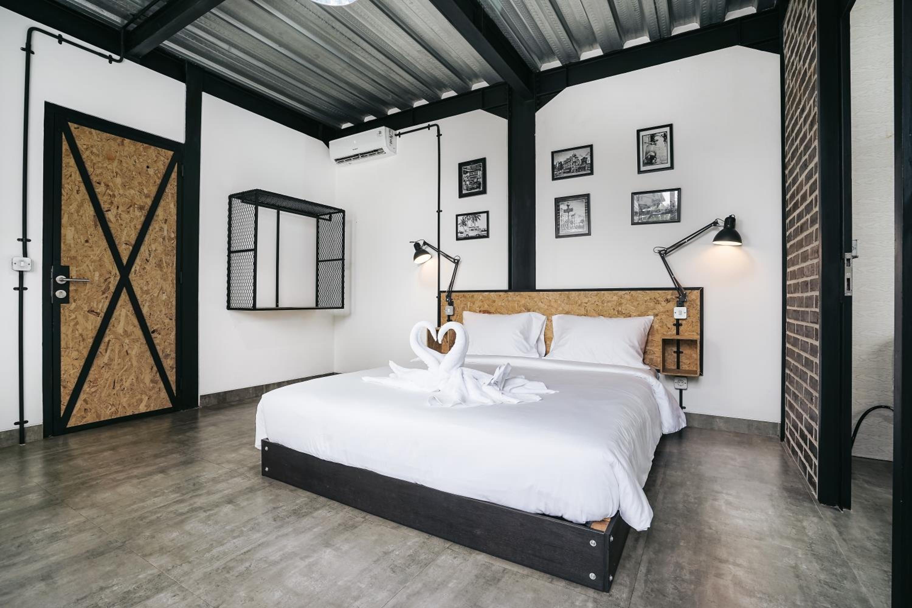 Villa Costa Plana - 2 bedroom industrial private villa in Umalas, between Canggu & Seminyak view 3