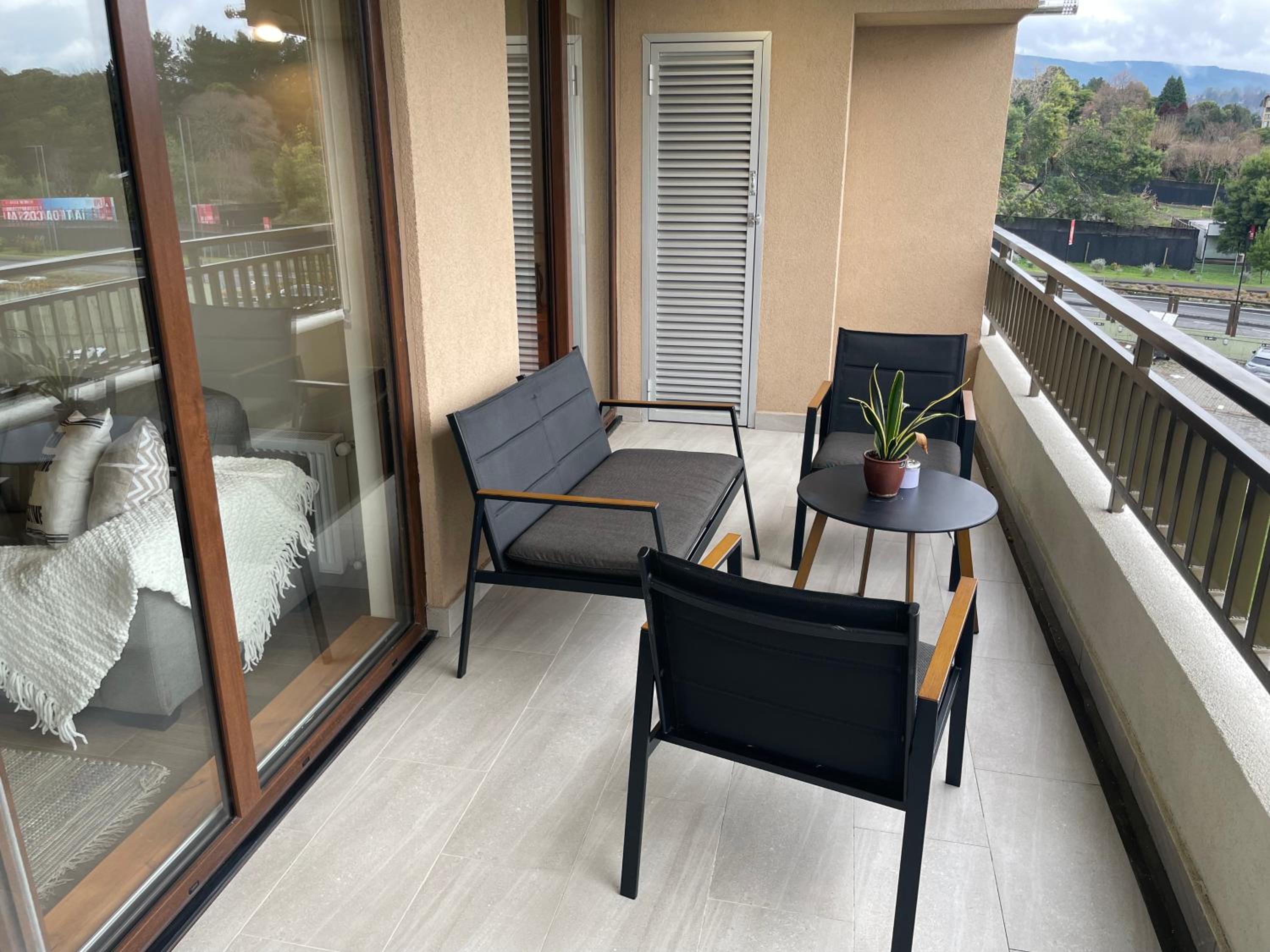 Departamento moderno con vista al lago Villarrica y piscina