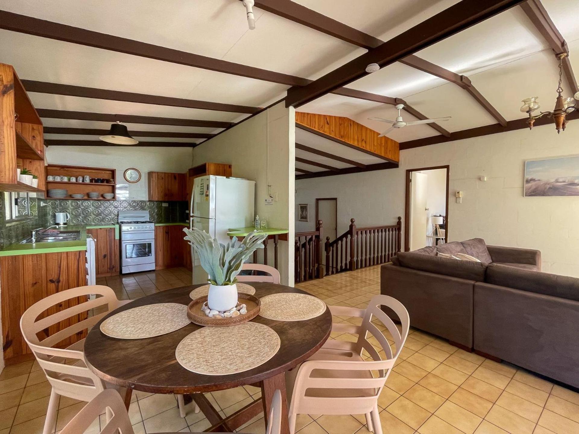 Moonshadow-Burrum Heads- Beachfront- 3BR- Water Views