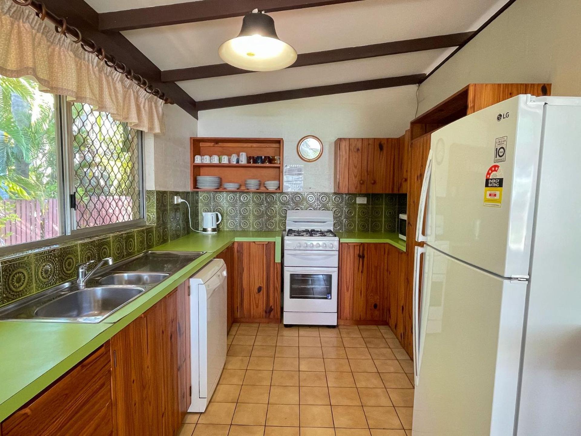 Moonshadow-Burrum Heads- Beachfront- 3BR- Water Views