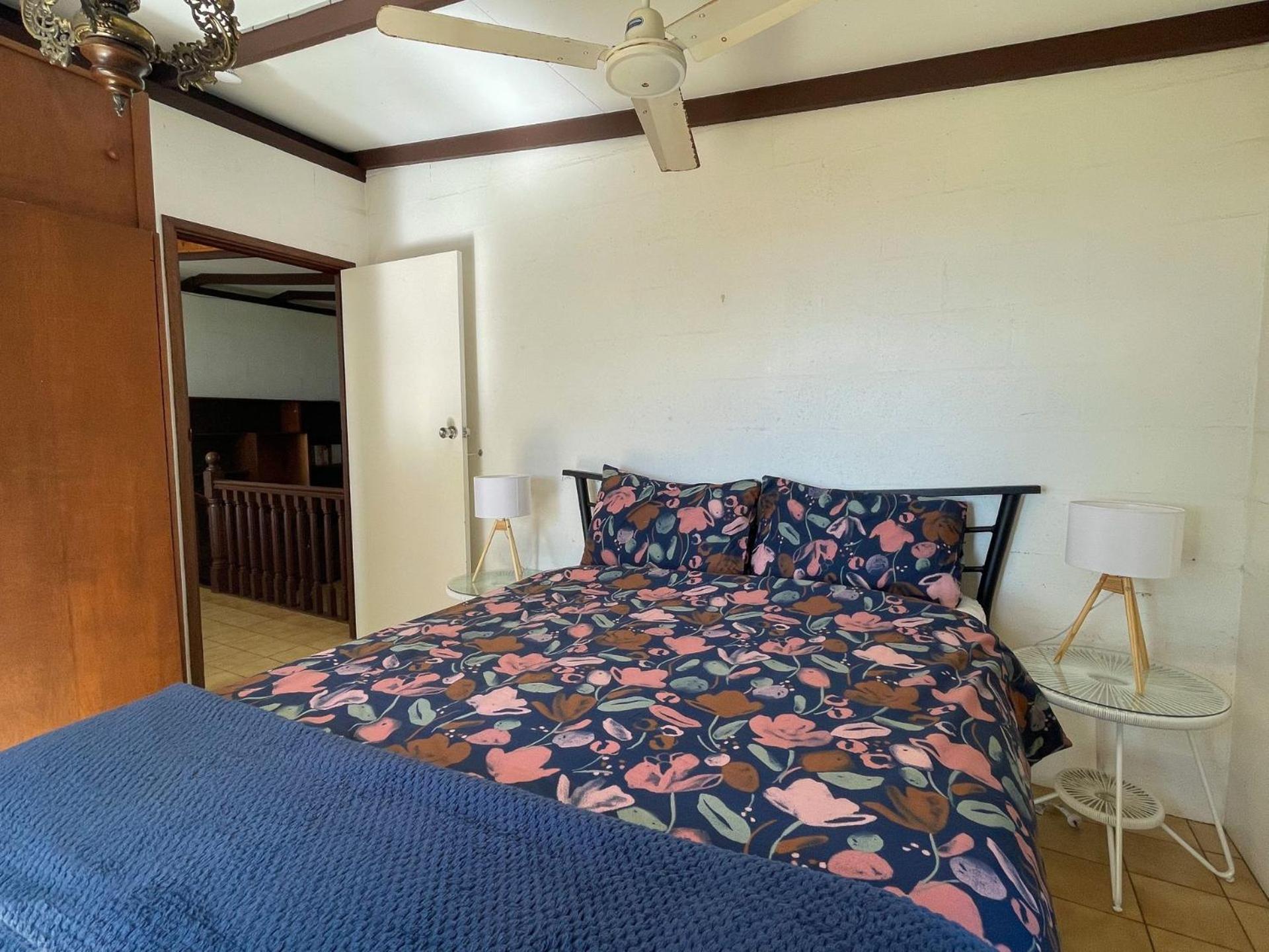 Moonshadow-Burrum Heads- Beachfront- 3BR- Water Views