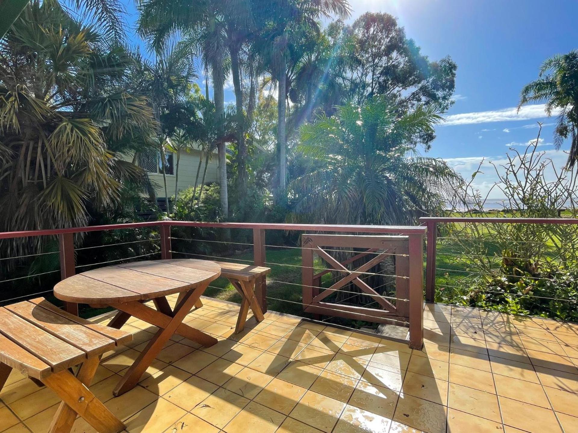 Moonshadow-Burrum Heads- Beachfront- 3BR- Water Views