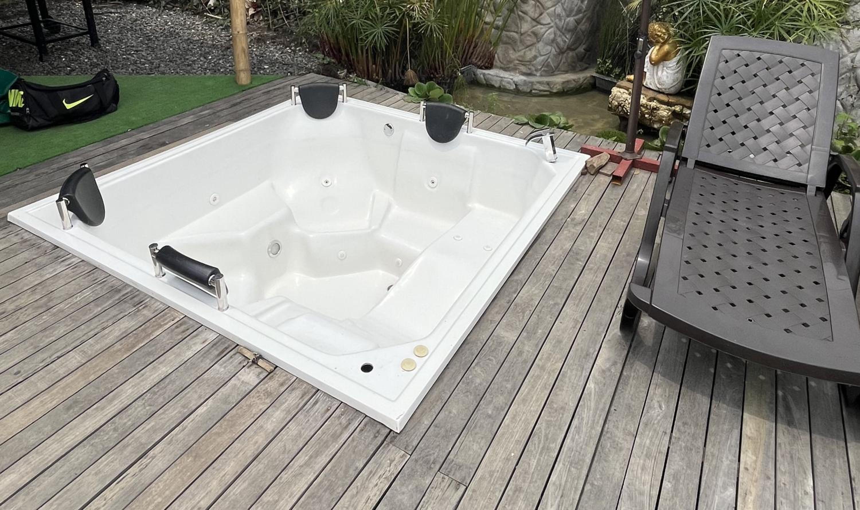Nuevo Domo de Lujo con JACUZZI trae tu MASCOTA