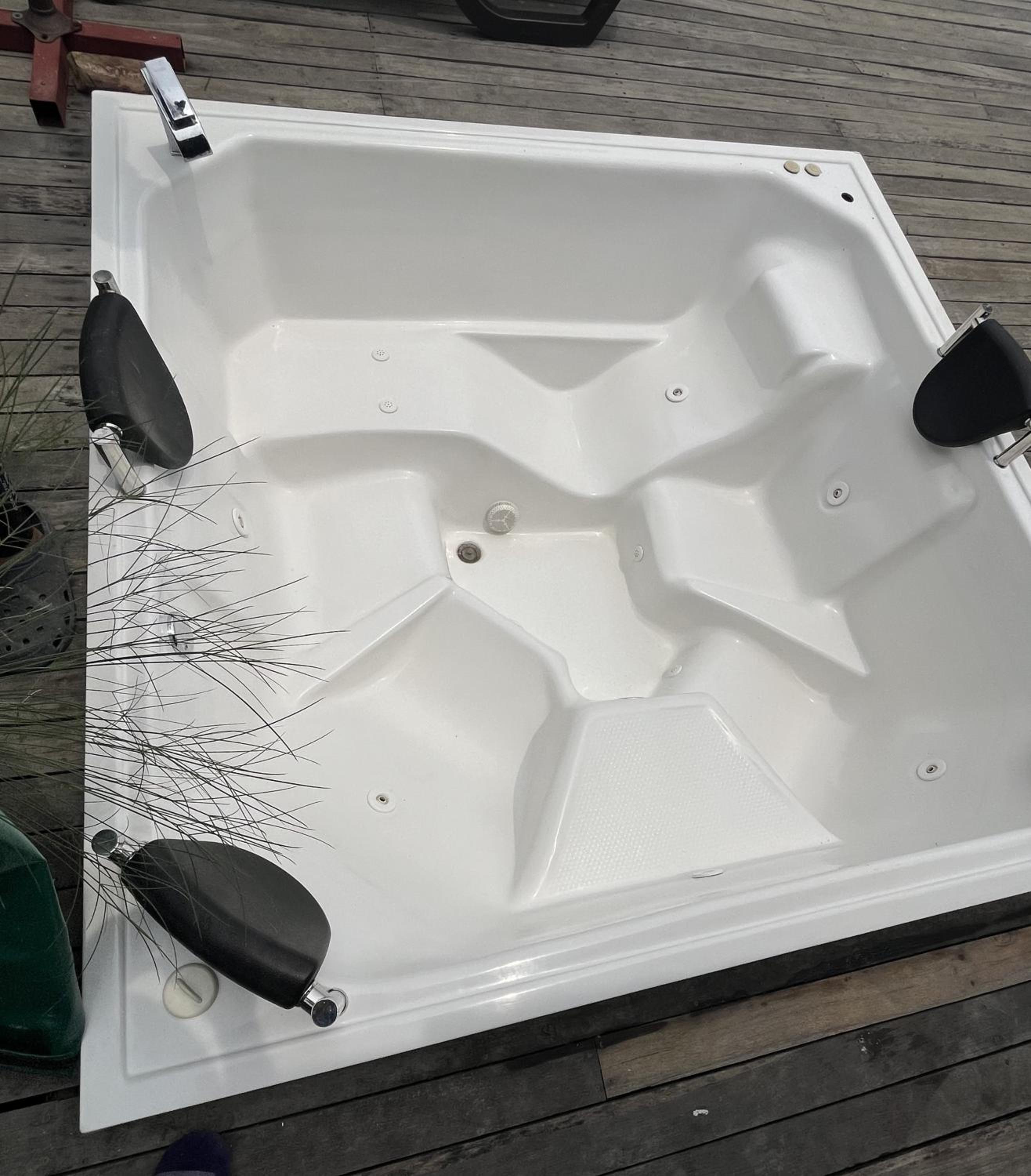 Nuevo Domo de Lujo con JACUZZI trae tu MASCOTA