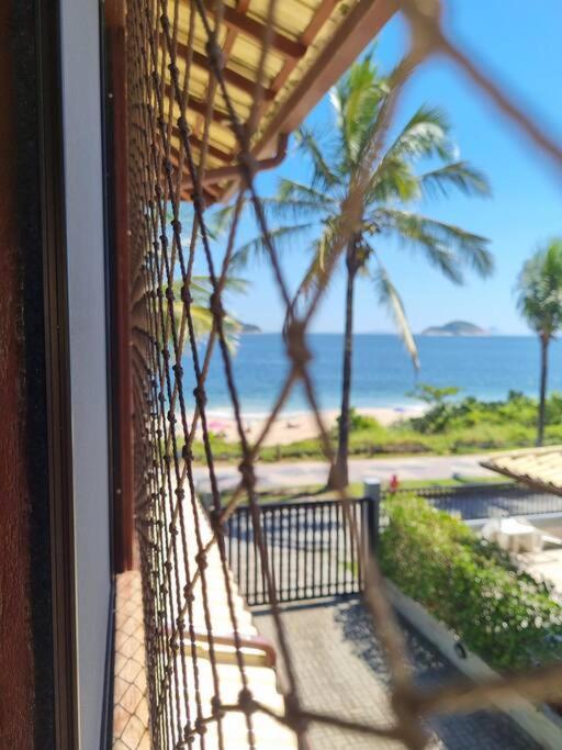 Casa Cond Ocean House Camboinhas Pé na Areia 4qts