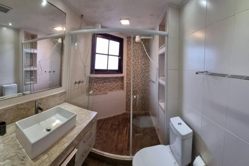 Casa Cond Ocean House Camboinhas Pé na Areia 4qts