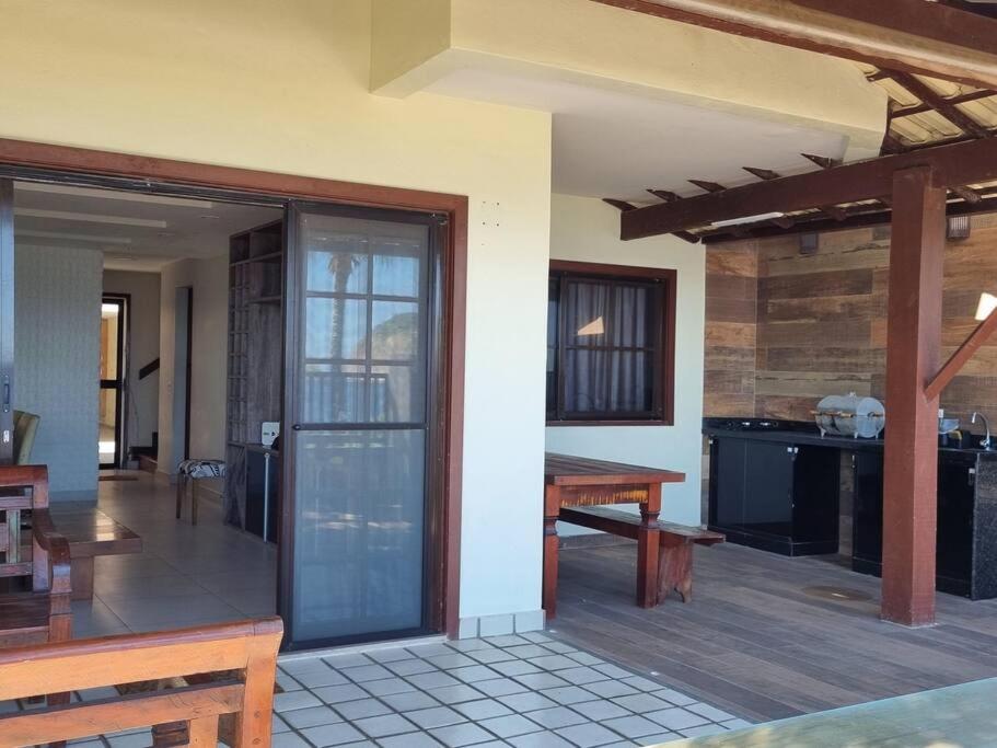 Casa Cond Ocean House Camboinhas Pé na Areia 4qts
