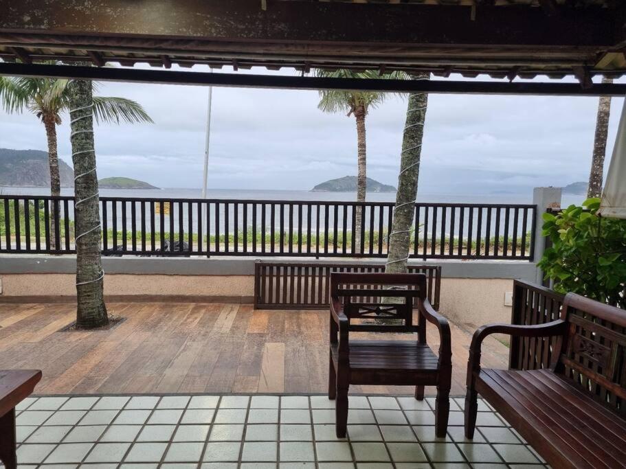 Casa Cond Ocean House Camboinhas Pé na Areia 4qts