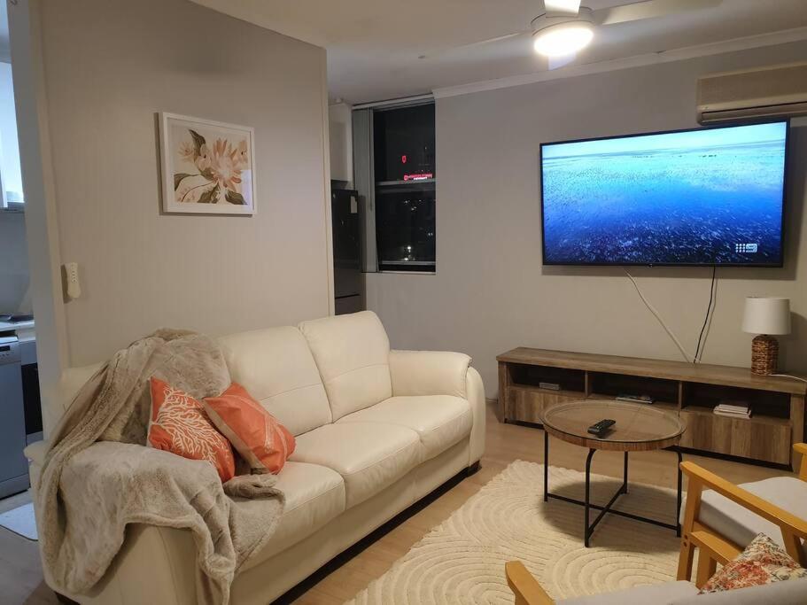 Spacious Apartment Oasis