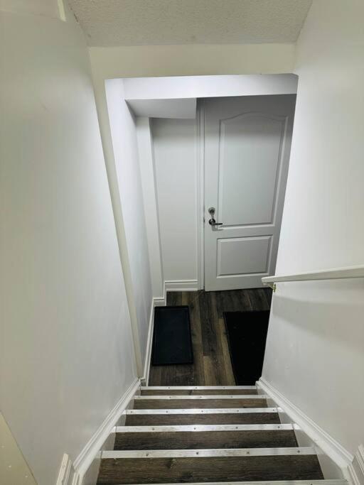 Charming Basement apartment in Snelgrove