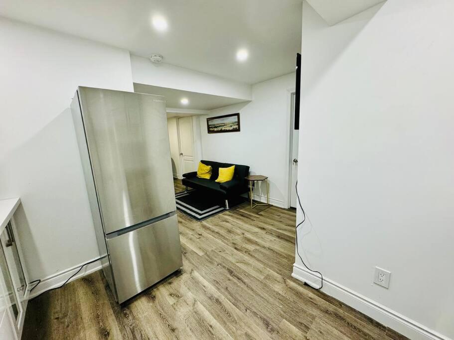Charming Basement apartment in Snelgrove