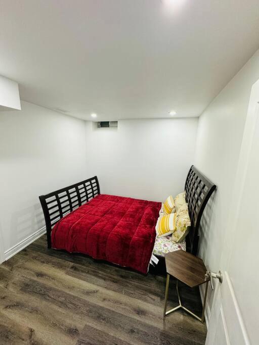 Charming Basement apartment in Snelgrove