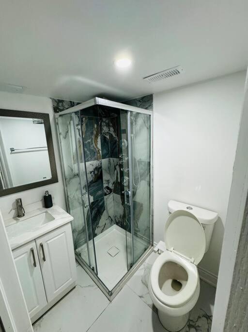 Charming Basement apartment in Snelgrove
