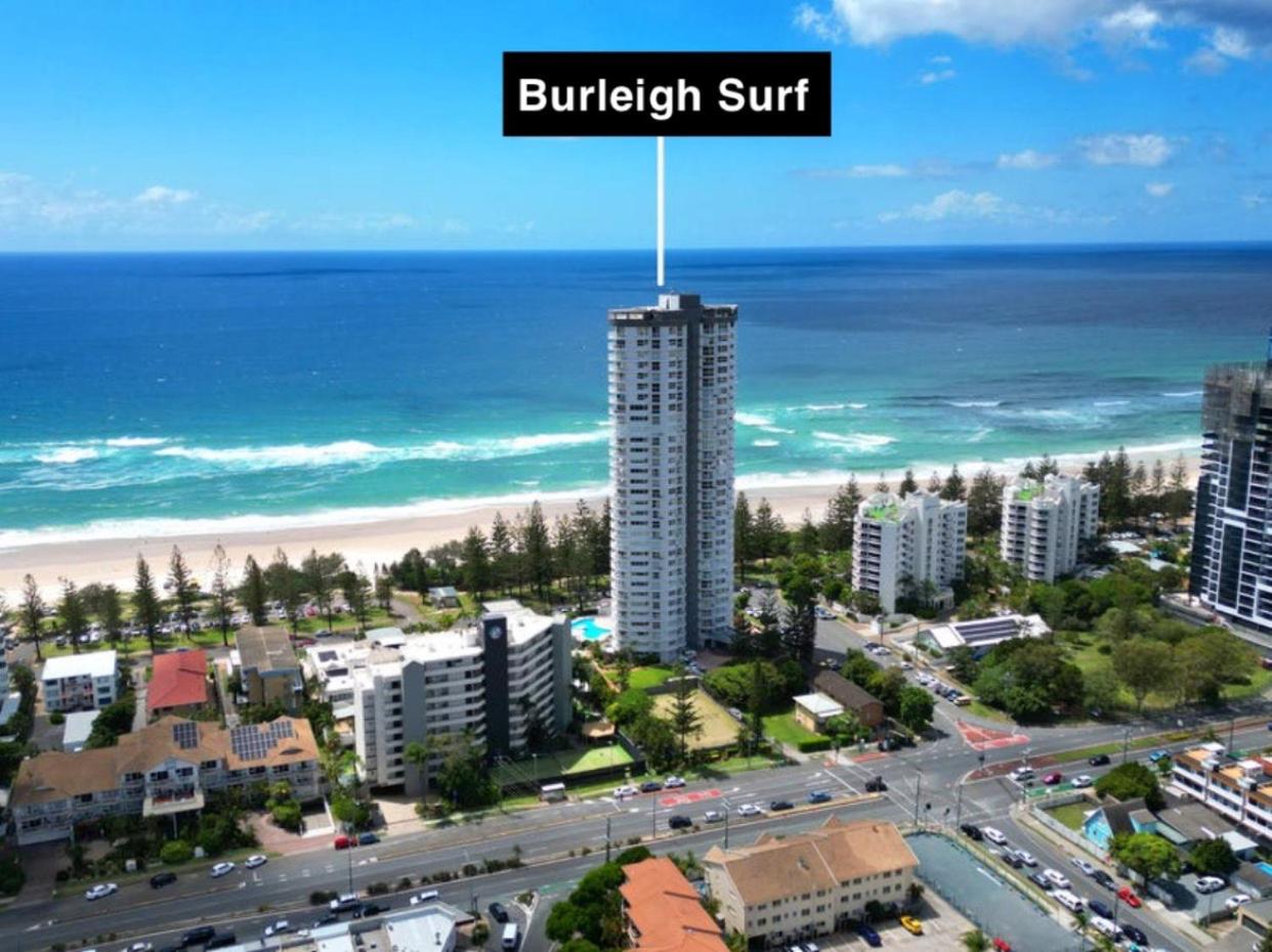 Burleigh Surf - Hosted by Burleigh Letting