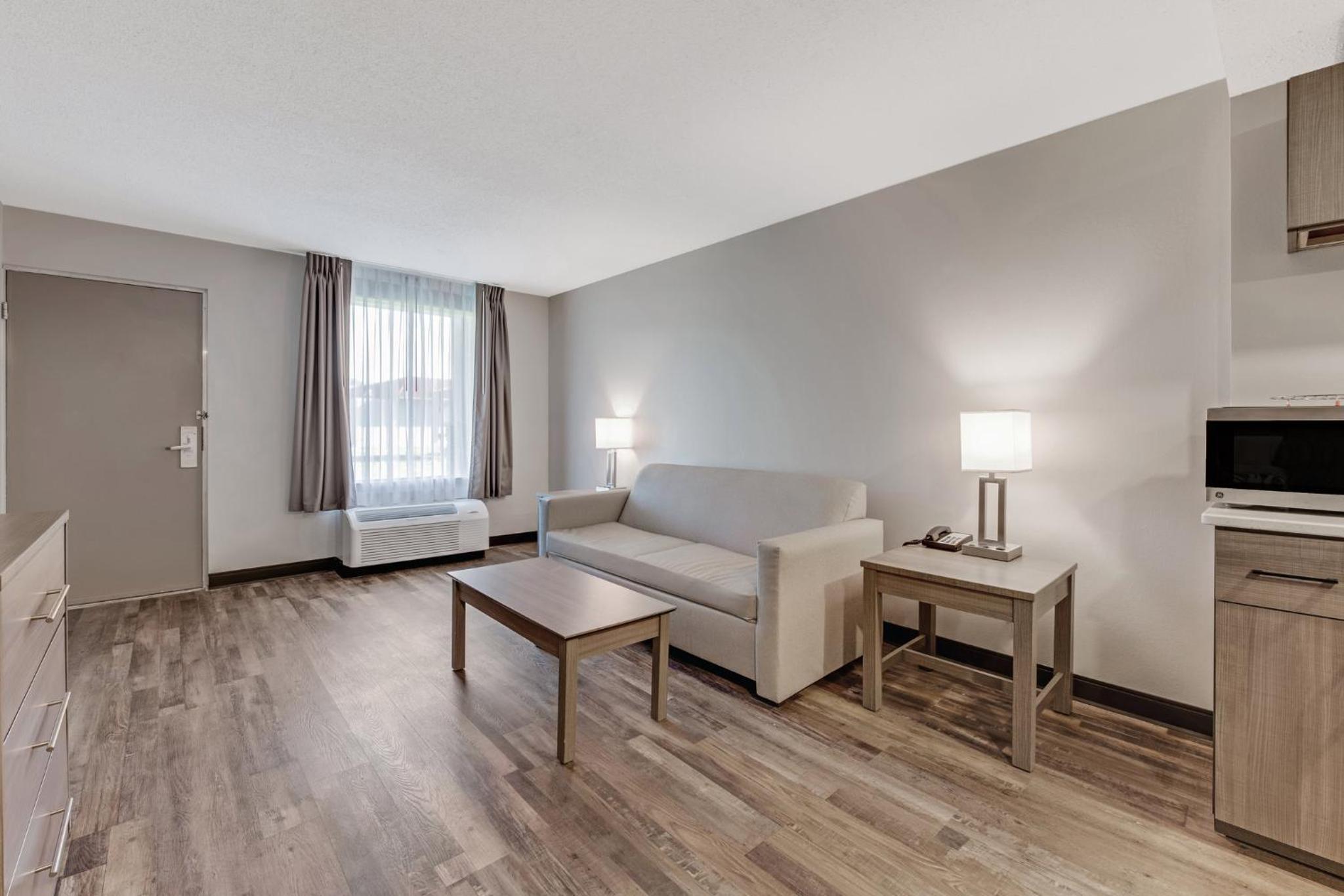 Red Roof Inn & Suites Wilkesboro