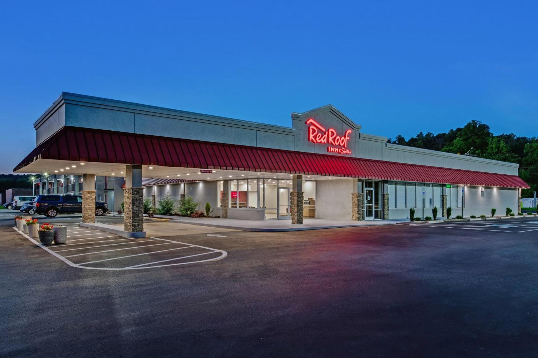 Red Roof Inn & Suites Wilkesboro