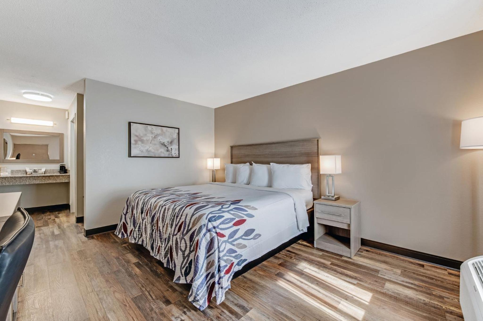 Red Roof Inn & Suites Wilkesboro