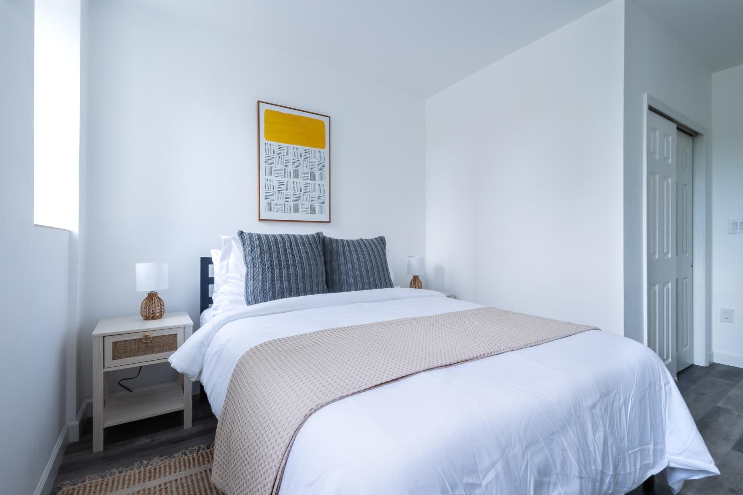 Modern 2 Bedroom Apartment Steps from Central Park!