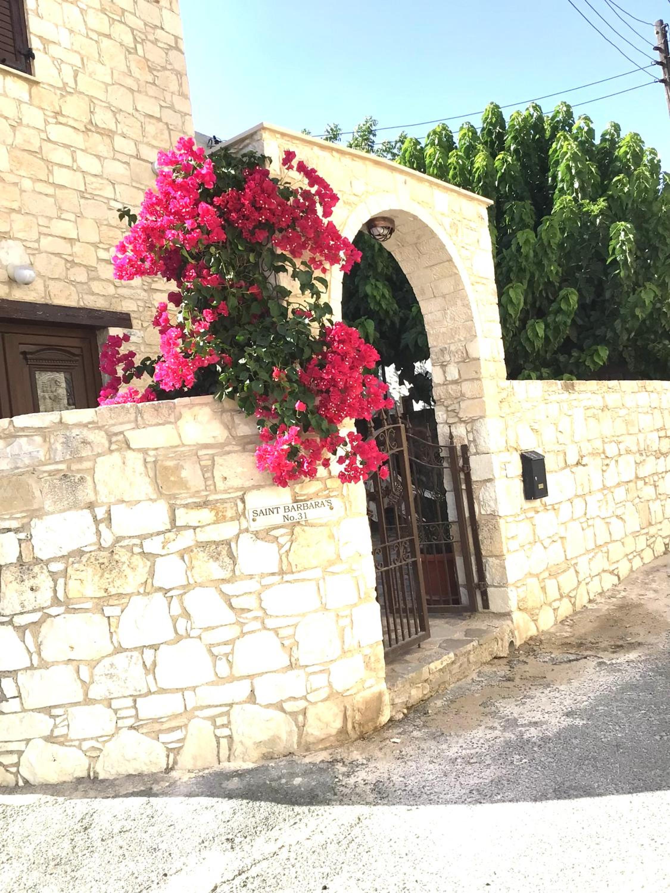 Salamiou Stone House