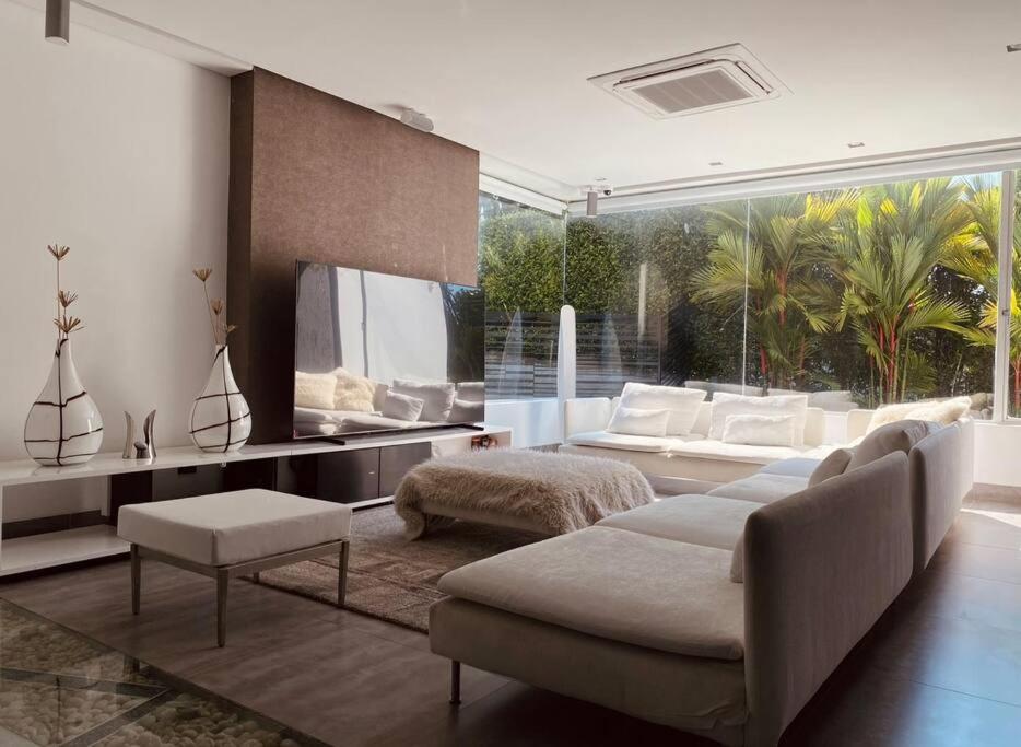 Luxury mansion in heart of Eje Cafetero 15 sleeps!