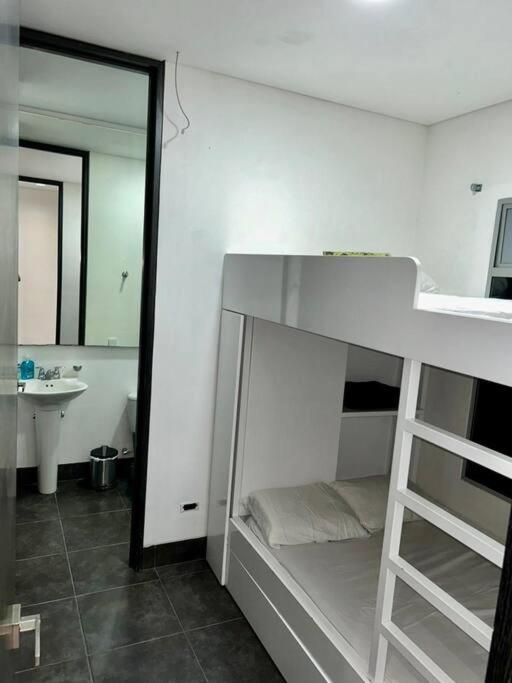 Luxury mansion in heart of Eje Cafetero 15 sleeps!