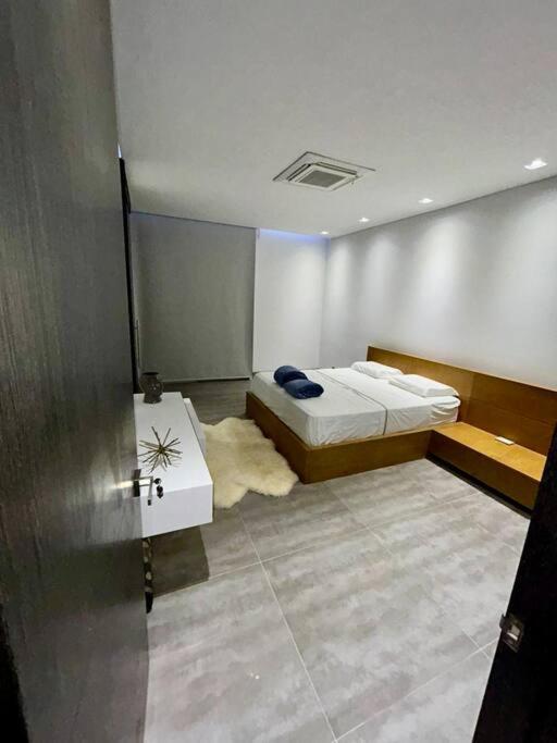 Luxury mansion in heart of Eje Cafetero 15 sleeps!