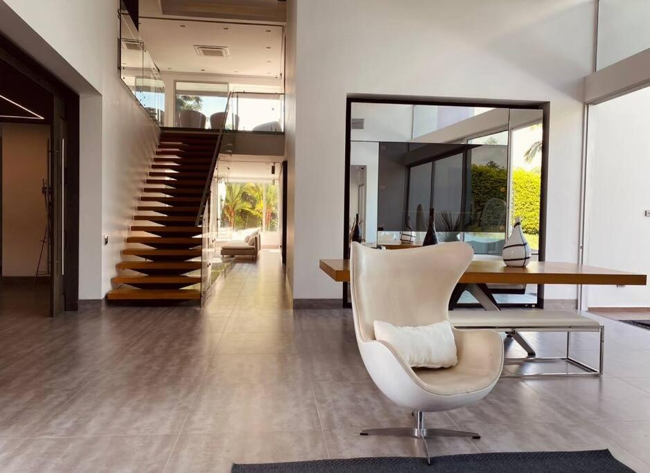 Luxury mansion in heart of Eje Cafetero 15 sleeps!