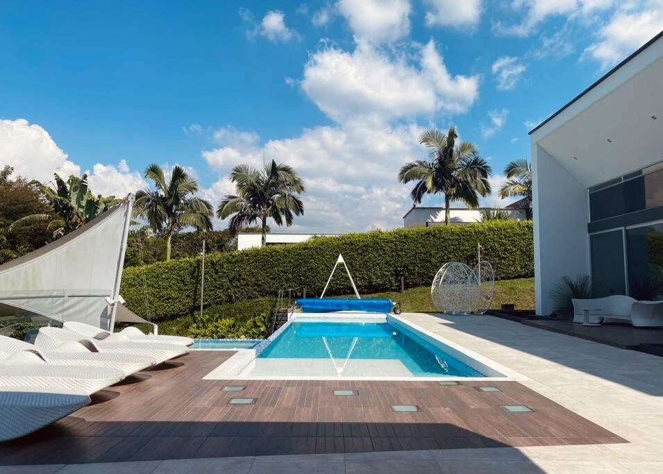 Luxury mansion in heart of Eje Cafetero 15 sleeps!