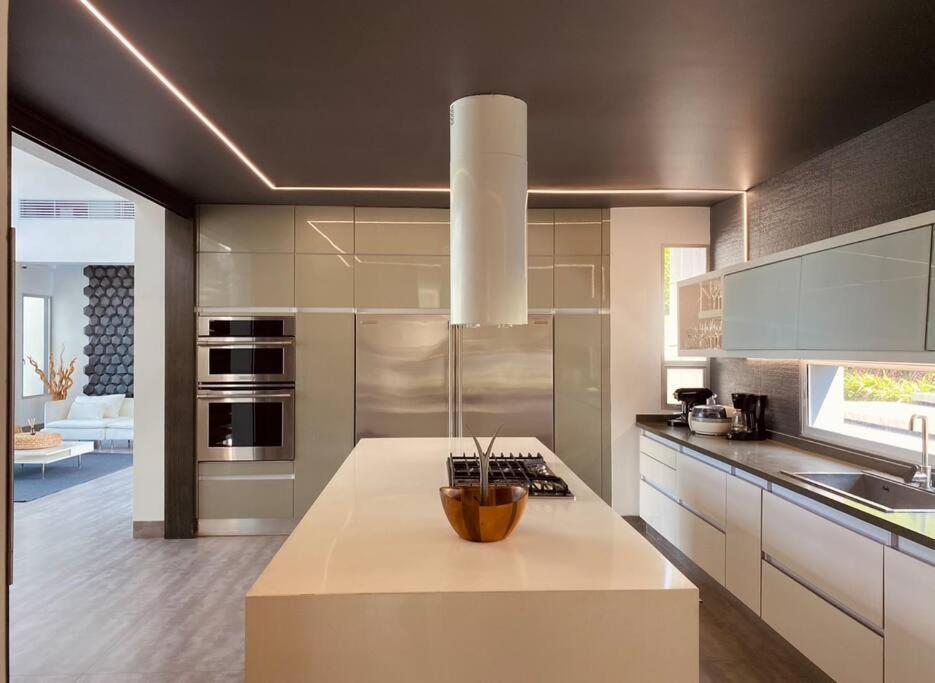 Luxury mansion in heart of Eje Cafetero 15 sleeps!