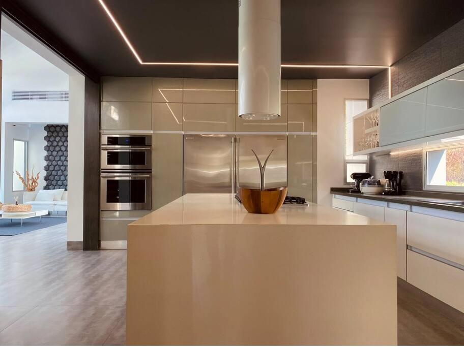 Luxury mansion in heart of Eje Cafetero 15 sleeps!