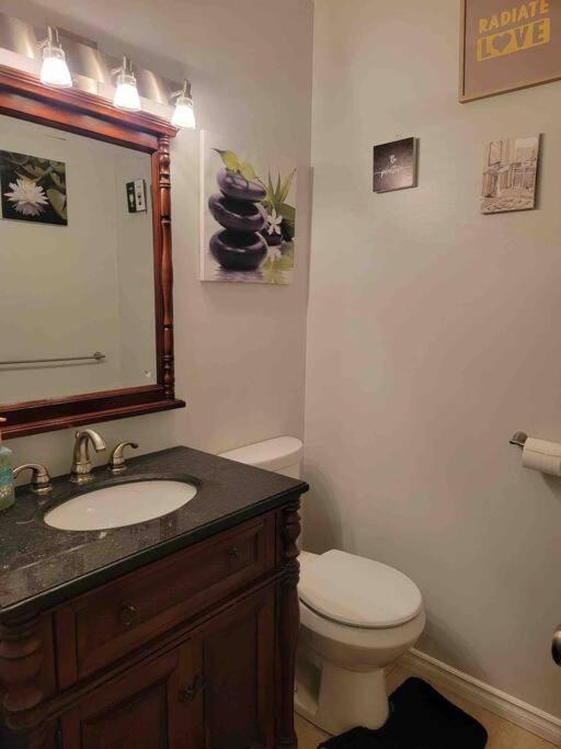 Charming 2 bedroom with Private Entrance