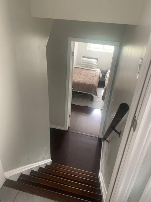 Charming 2 bedroom with Private Entrance