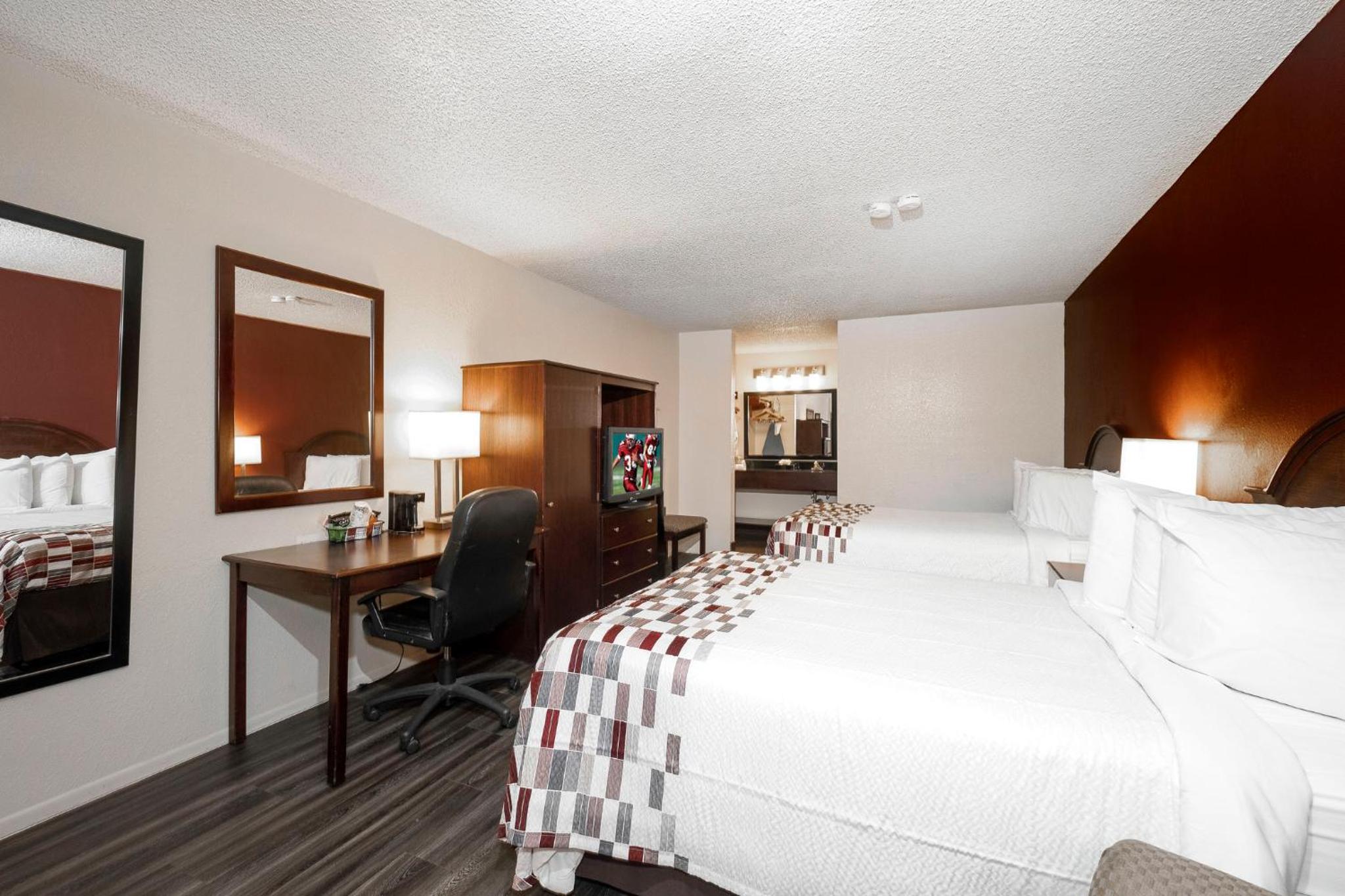 Childress Vacations - Red Roof Inn Childress - Property Image 10