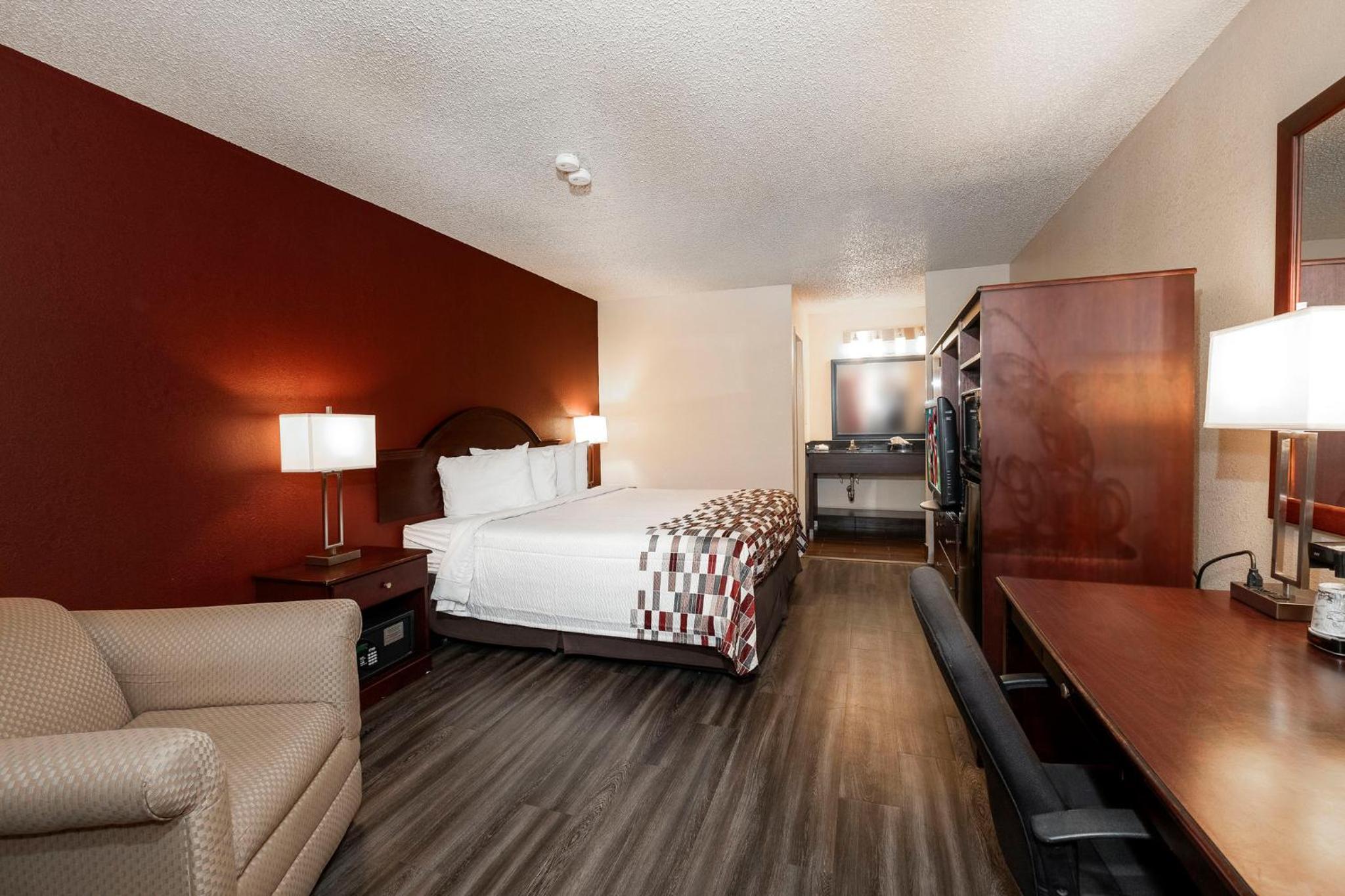 Childress Vacations - Red Roof Inn Childress - Property Image 14