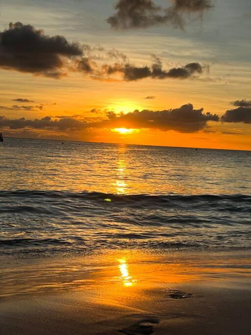 GAIA Barbados! 2bedroom Home 5min walk to the beach