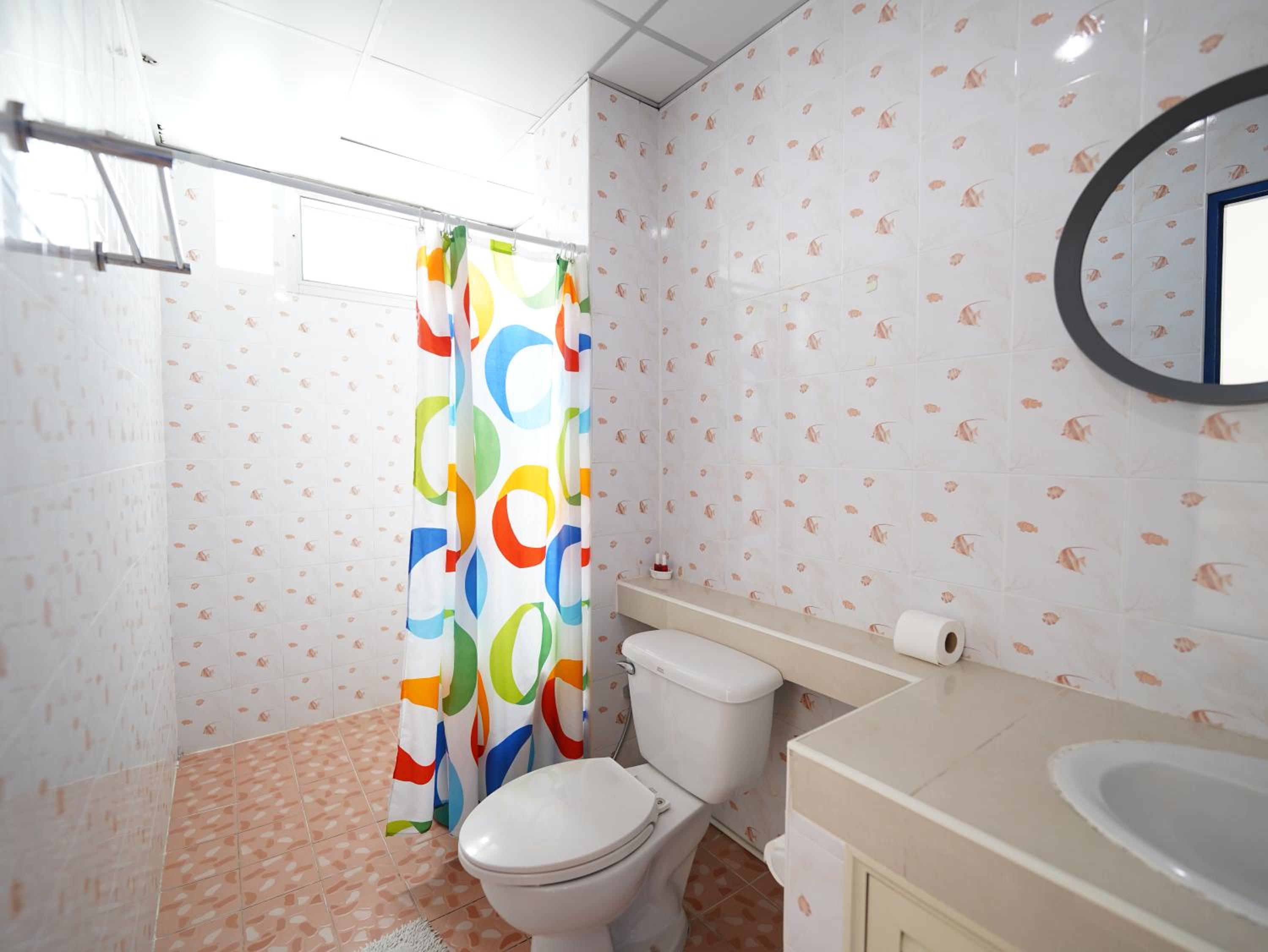 RoomQuest One Bangsaray
