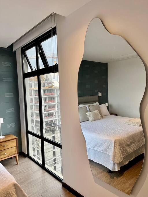 Amplio y Lujoso apartamento con AIRE AC