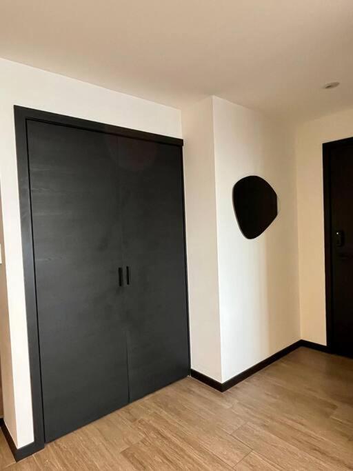 Amplio y Lujoso apartamento con AIRE AC