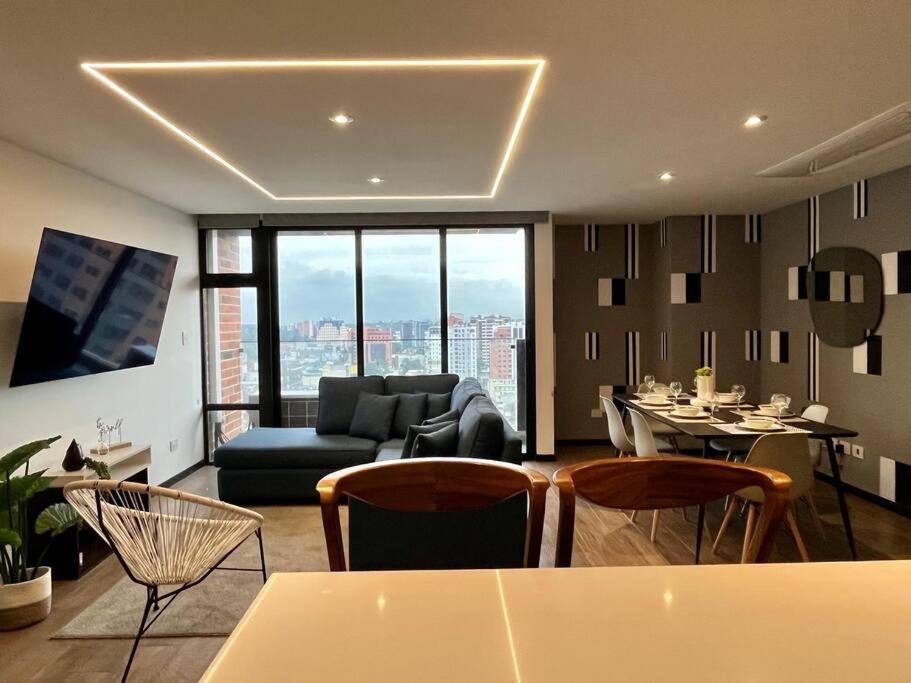 Amplio y Lujoso apartamento con AIRE AC