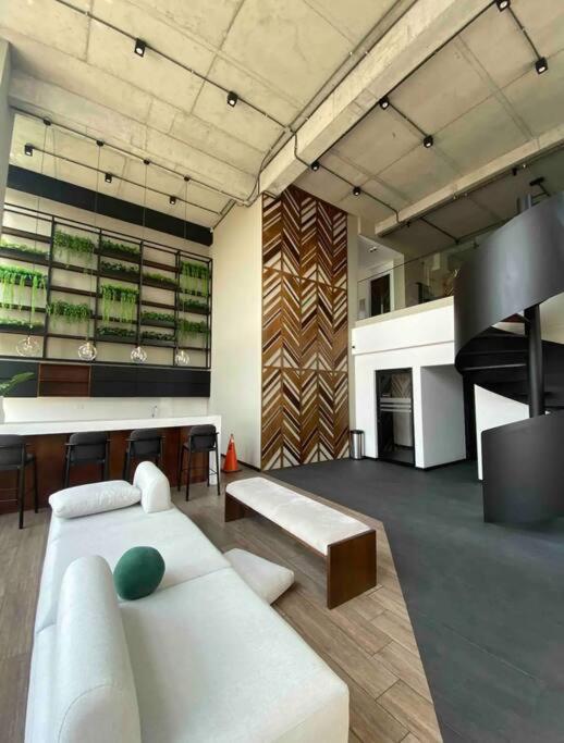 Amplio y Lujoso apartamento con AIRE AC