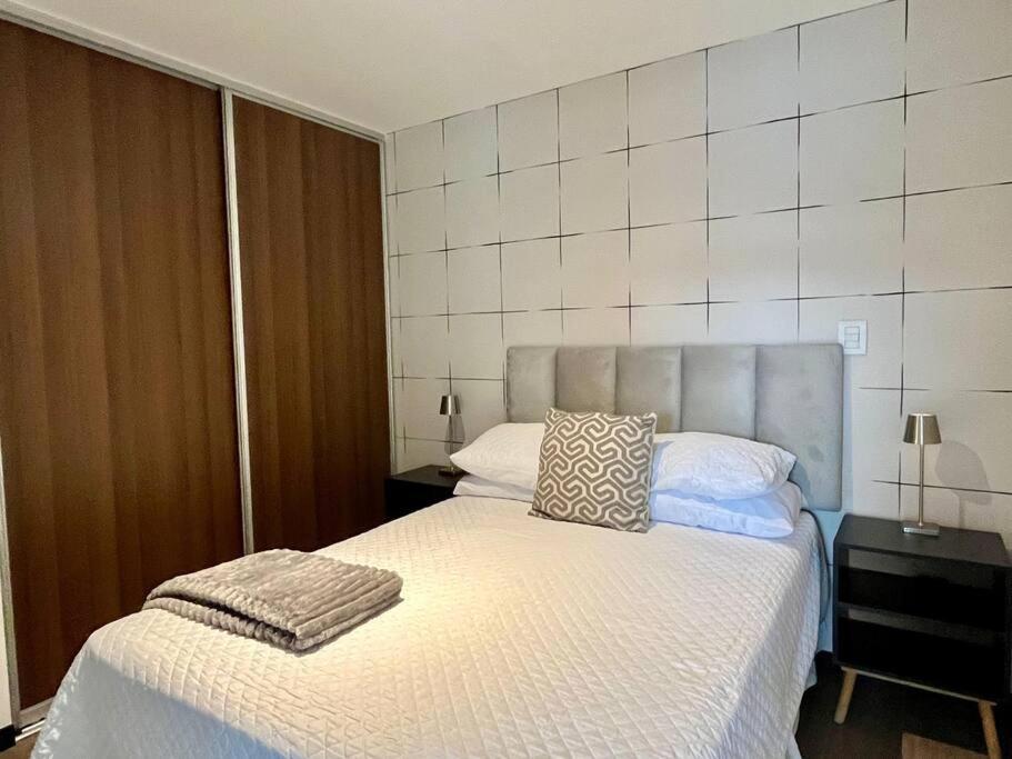 Amplio y Lujoso apartamento con AIRE AC