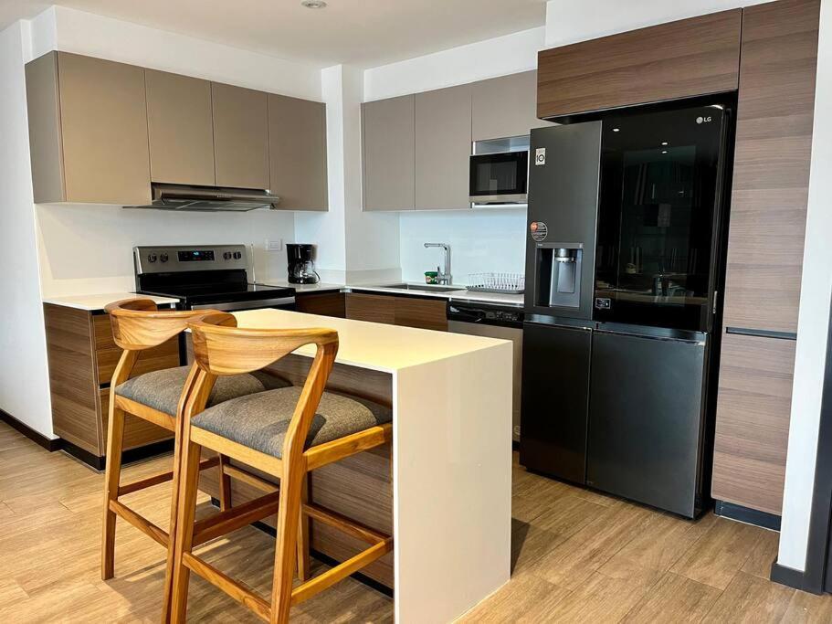 Amplio y Lujoso apartamento con AIRE AC